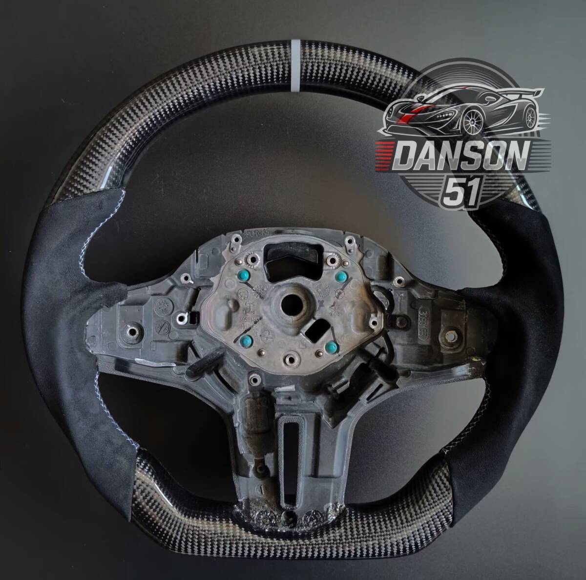 送料無料 リアルカーボン・アルカンターラ製  BMW G30 G11 G12 G20 G31 G38 G05 G21 G82 G80 G02 G01 M3 M4 M5  ステアリング1個拍卖