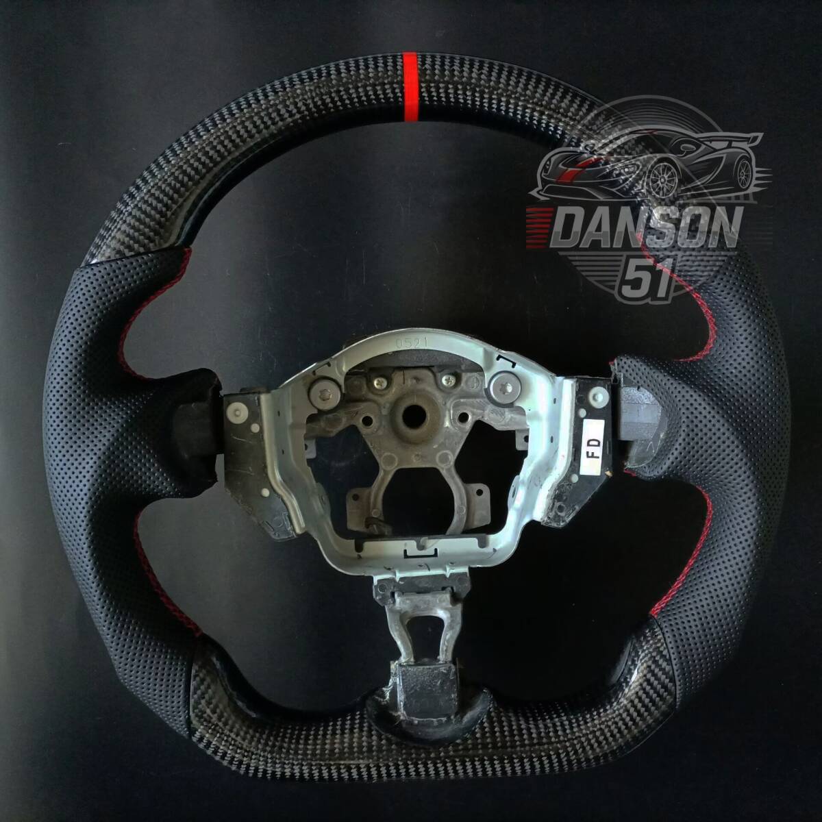 送料無料 リアルカーボン・パンチングレザー製 日産フェアレディZ ニッサン 370Z Z34 ジューク マーチ ニスモ  ステアリング拍卖