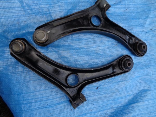 V01 スバル R2 RC1 RC2 ★ ロアアーム フロント左右 ステラ RN1拍卖