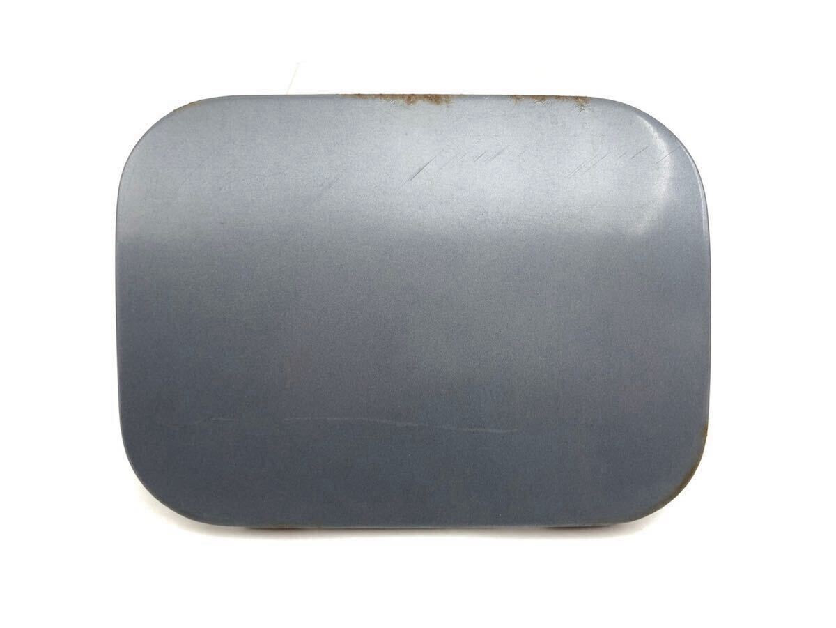 a管w250342-07 32 スカイライン フューエルリッド 給油口 フタ 蓋 カバー サイド 外装 パネル TG0 グレーメタリック R32 HCR32 ECR32 (6)拍卖