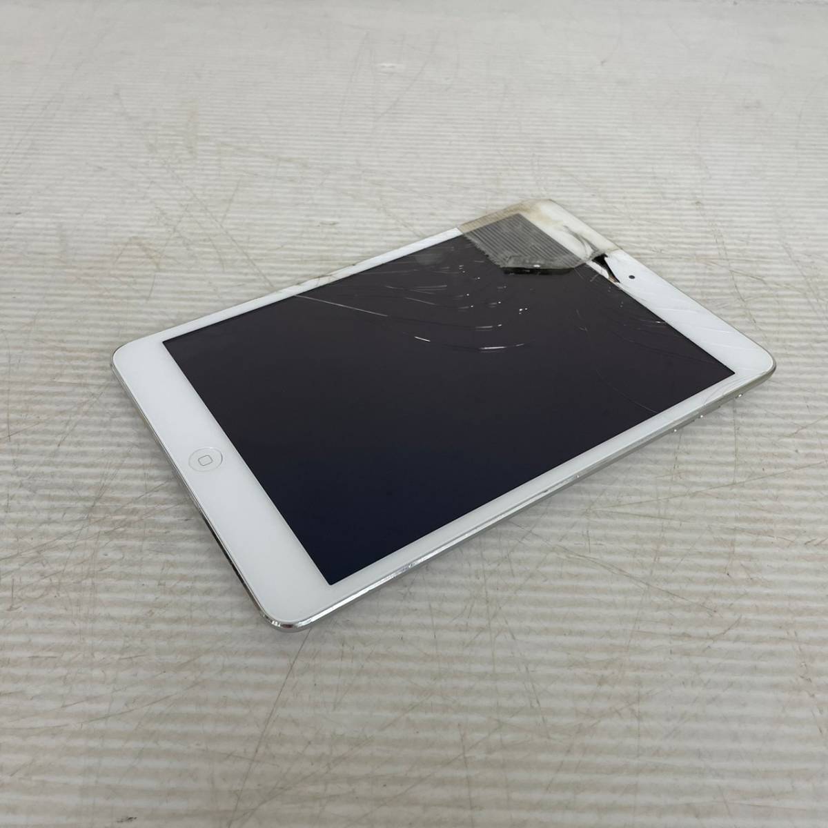 【Apple】 アップル アイパッド ミニ iPad mini 2 Wi-Fiモデル 32GB シルバー A1489 ME280J/A ②拍卖