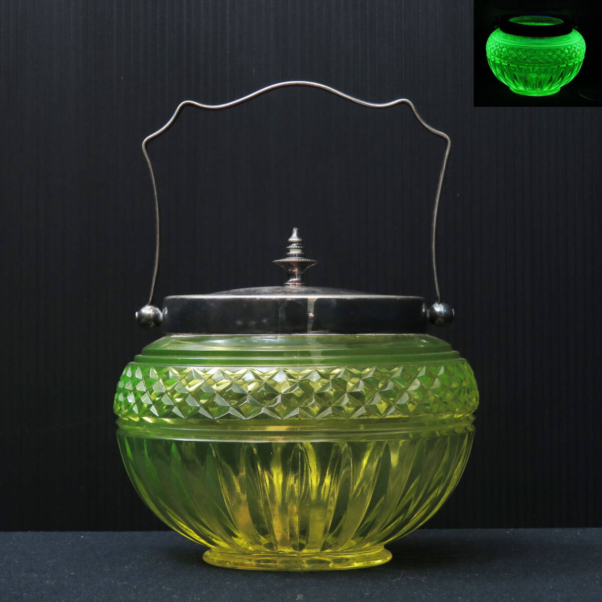 ウランガラスのキャンディーポット/ビスケットジャー/持ち手・蓋付き/硝子食器/容器/オブジェ/ヴァセリンガラス/インテリア雑貨/AL-2455拍卖