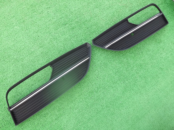 ●良品,左右セット,メッキ★A3 8V系フロントフォグランプベゼル,アウディ純正フォグライト,カバー,フロントバンパー,ガーニッシュ左,右Re:P拍卖