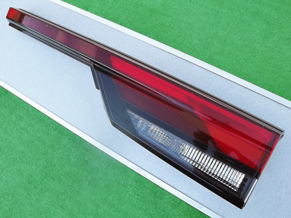 ●準良品,D270,刻印S★ノートE13右テールライトSNE13リアゲート,リヤゲート,バックドア,テールランプ,バックランプICHIKOHガーニッシュRe:P拍卖