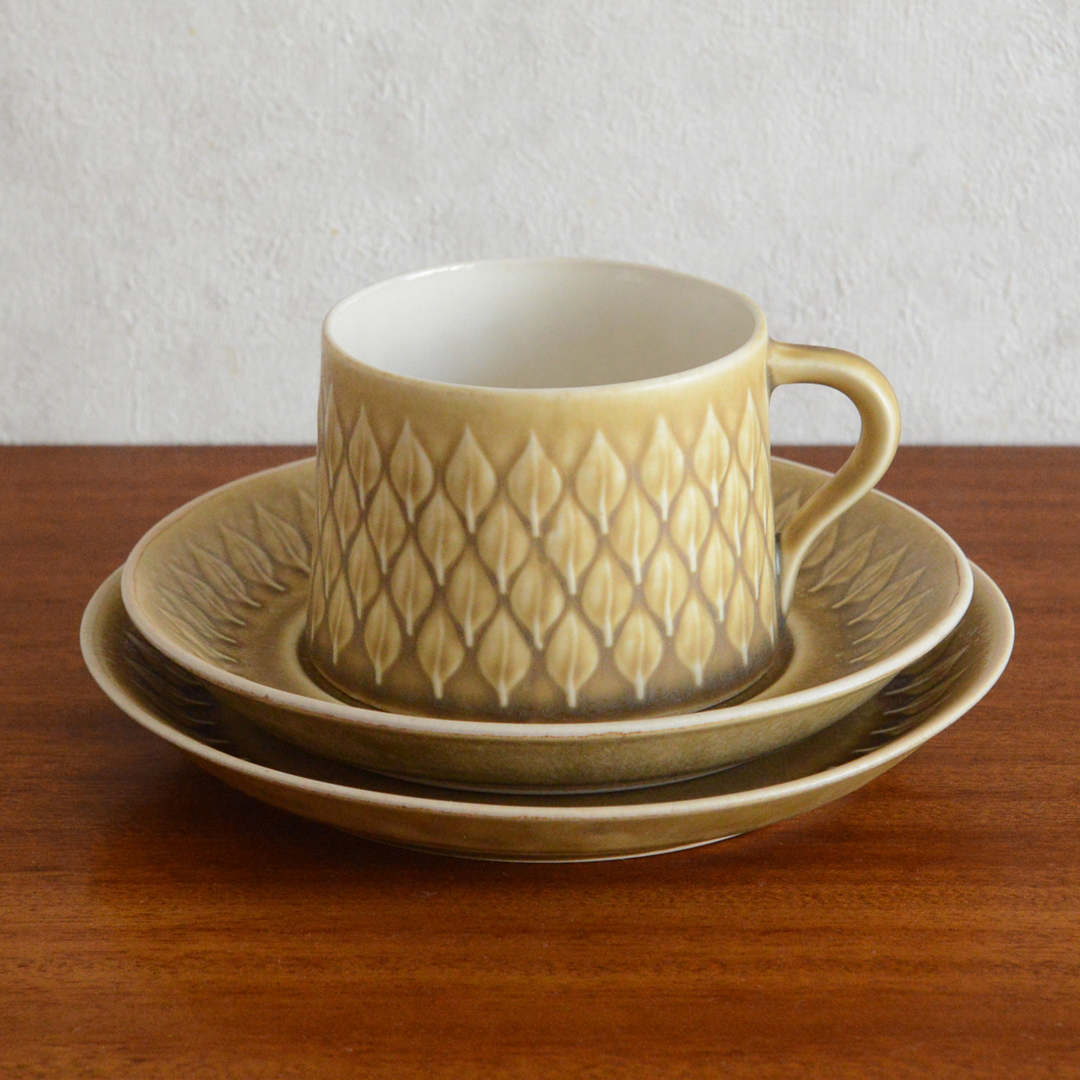 Jens.H.Quistgaard クイストゴー relief レリーフ カップ&ソーサー&ケーキプレート トリオ 21 デンマーク 北欧雑貨 ヴィンテージ B&G拍卖