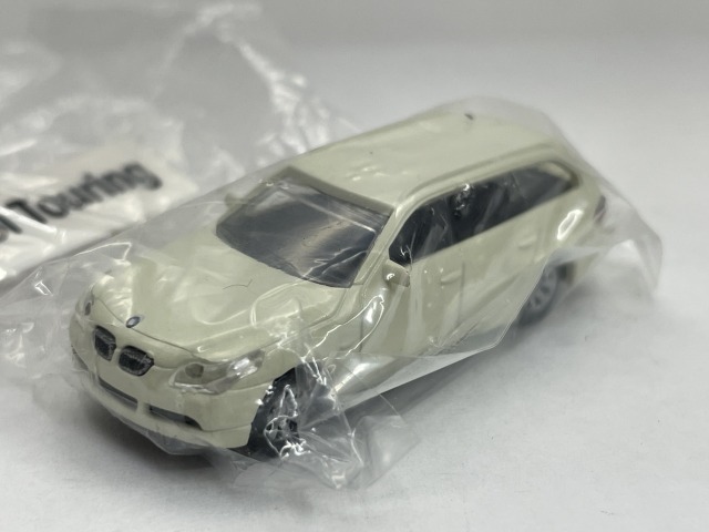 ■★ジョージア BMW公認 ミニチュアカー 3 525i Touring(1/100scale)拍卖