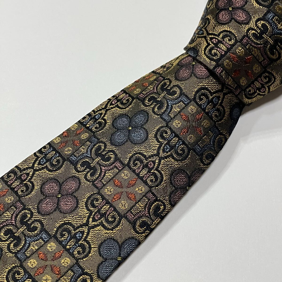 アート パターン柄 ジャガード シルク ネクタイ 古着 ゴールド 553-1拍卖