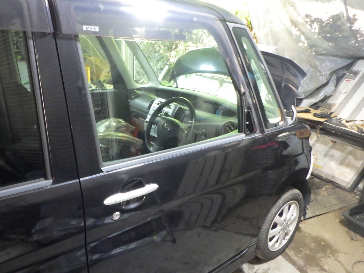 関00005 即決! L375S タント X06 黒 右フロントドア 運転席ドア 現車 部品取り車拍卖