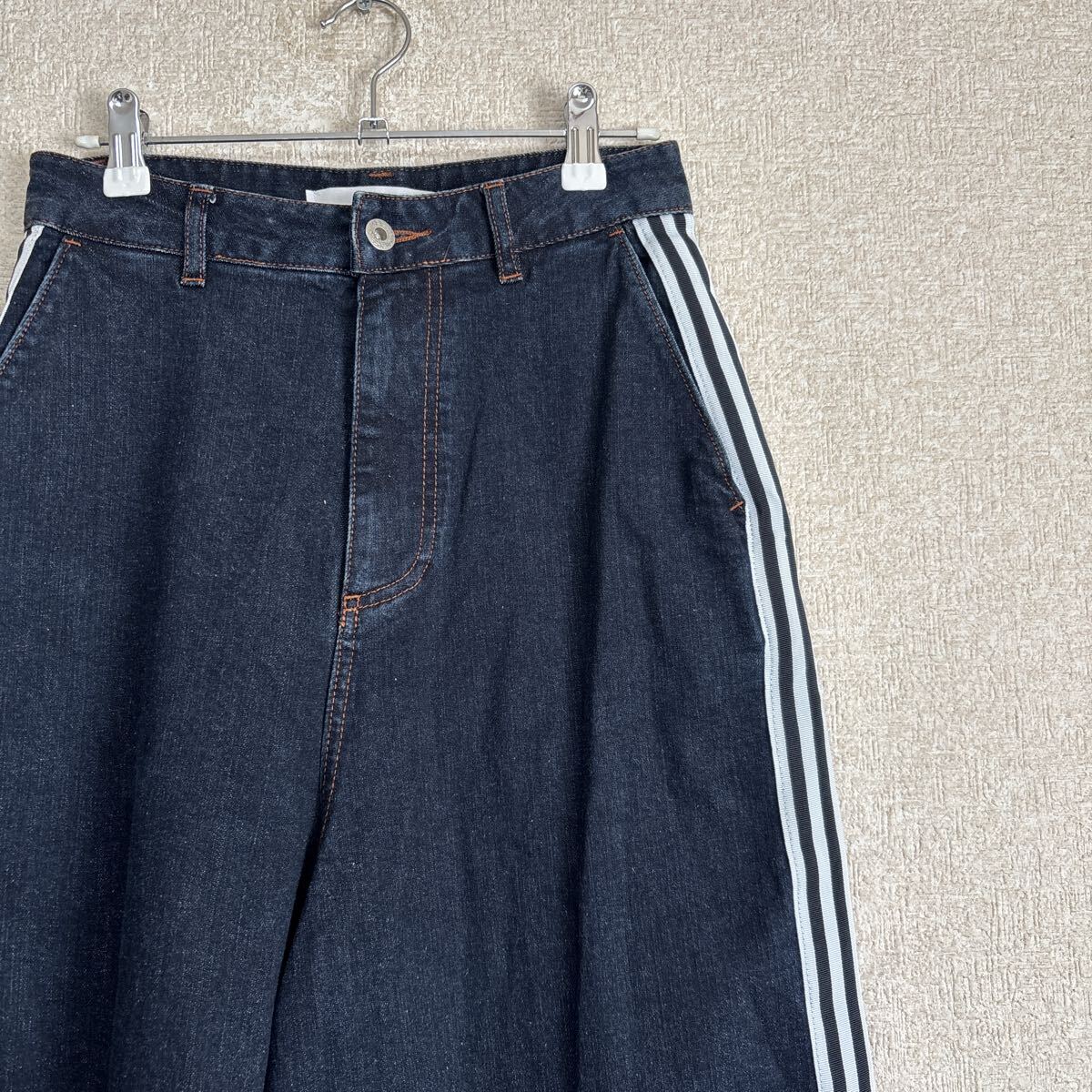 【美品】 Dignite collier ディニテコリエ ワイドパンツ デニムトラックライン ハイウエスト 濃紺 サイズ34 レディースSサイズ相当拍卖