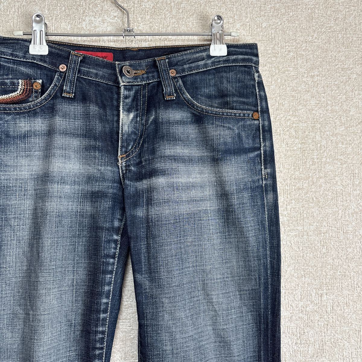 AG エージー USA製 THE SWINGER ブーツカットデニム インディゴ 25 REGULAR レディースMサイズ相当拍卖