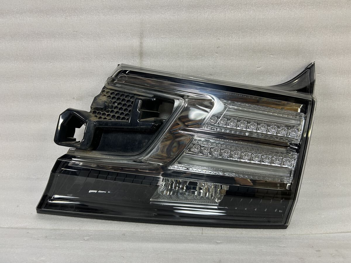 11628 美品 ヴェルファイア AGH30W 右テールライト フィニッシャー KOITO 58-72 打刻 3 81581-58230拍卖