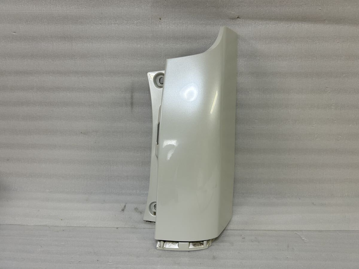 11630 美品 ノア ヴォクシー 80 リアバンパーアッパー 右 パール 070 52165-28010-A0 52165-28020拍卖
