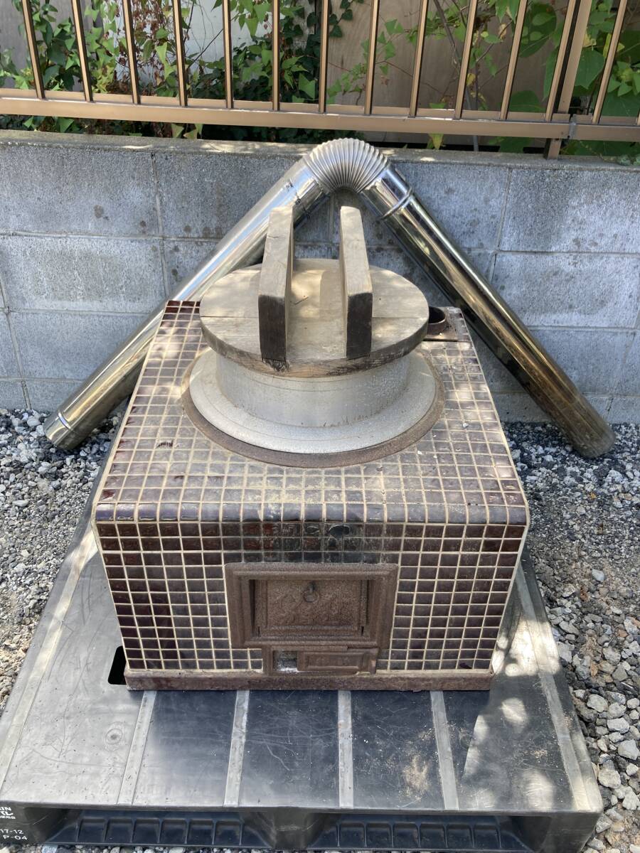 YB558 埼玉県加須市 引き取り限定 イソライト工業 イソライトかまど 耐火断熱レンガ製 釜戸 かまど 炊き出し アンティーク 昭和レトロ拍卖