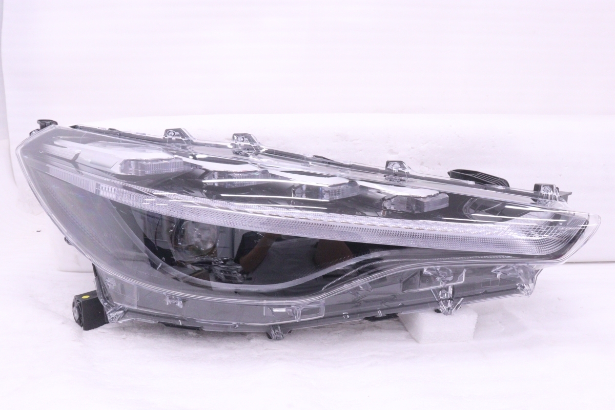 59-1756★美品 LED ZSG10 カローラクロス Z★右ヘッドライト HASCO 16-177 打刻:Z ASSY ブラック 純正★トヨタ (KK)拍卖