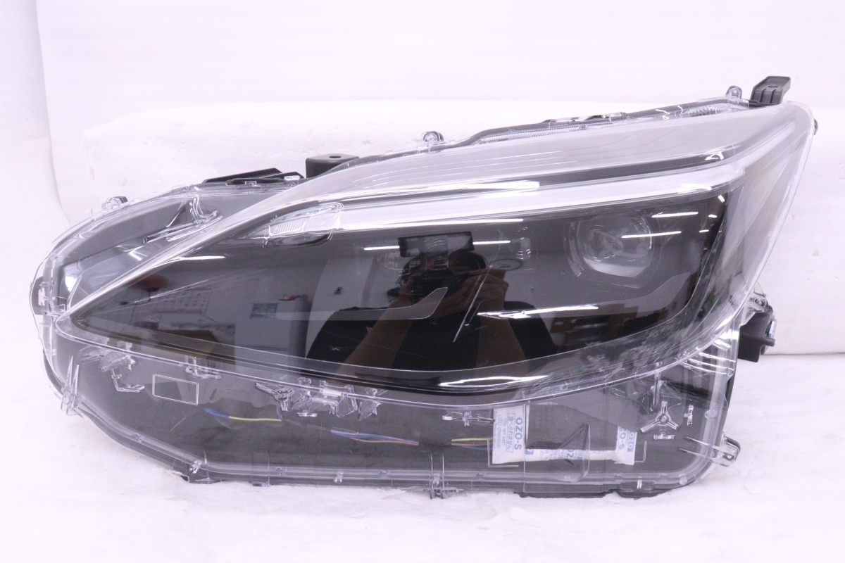 59-1759★極上品 LED MXPB10 ヤリスクロス★左ヘッドライト KOITO 52-325 打刻:B2 ASSY ブラック 純正★トヨタ (KK)拍卖