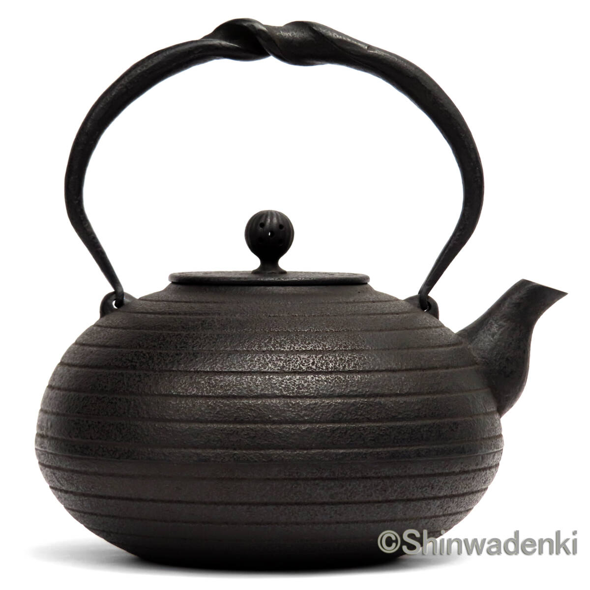 【数量限定3,400円割引】紅蓮堂 葛巻元作 南部鉄器 布団形鉄瓶 みのり 環文様1.5L 日本製 ガス・100V IH対応拍卖