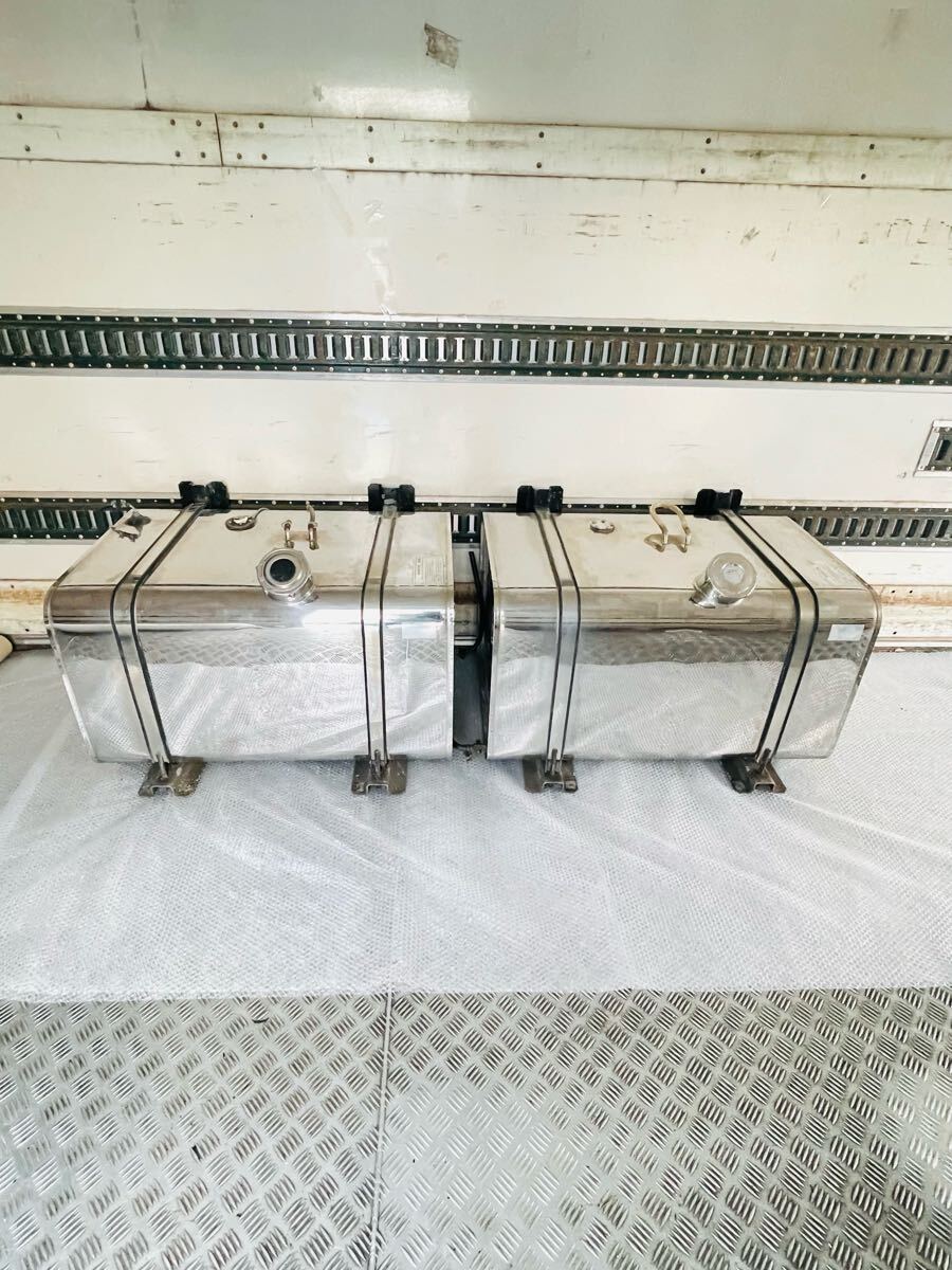 中古美品 トラック 大型 中型 大丸 DAIMARU メイン燃料タンク メイン 燃料タンク ステンレス製 250L 250リットル 2個 動作車から取外150520拍卖