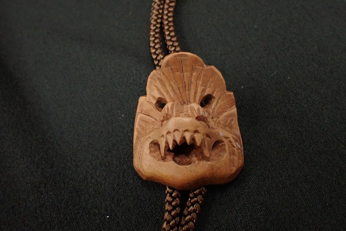 ◆18 ループタイ 木彫「蝙蝠」◆メンズ アクセサリー/消費税0円拍卖