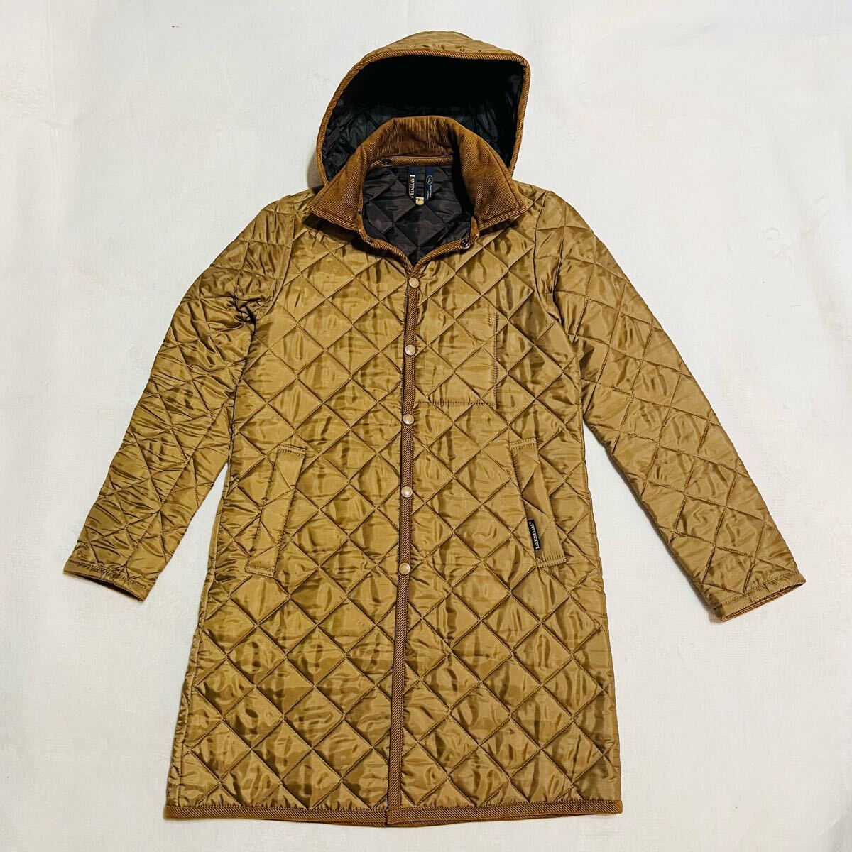 【数回使用程度】LAVENHAM ラベンハム キルティングコート ロング丈 フード脱着可 キャメル イギリス製 ジャケット レディース拍卖