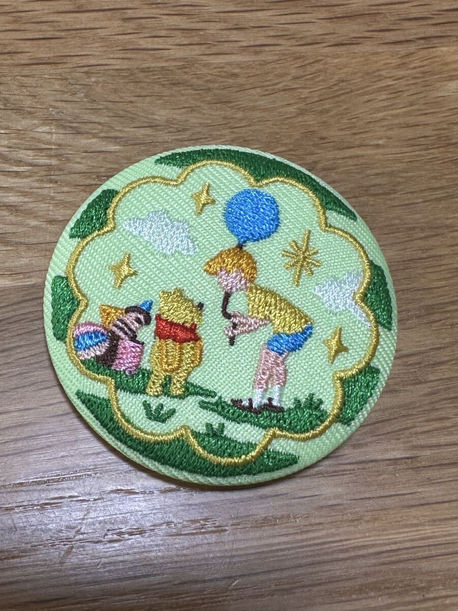 ディズニーキャラクターズ 刺繍缶バッジ くまのプーさん 缶バッジのみ拍卖