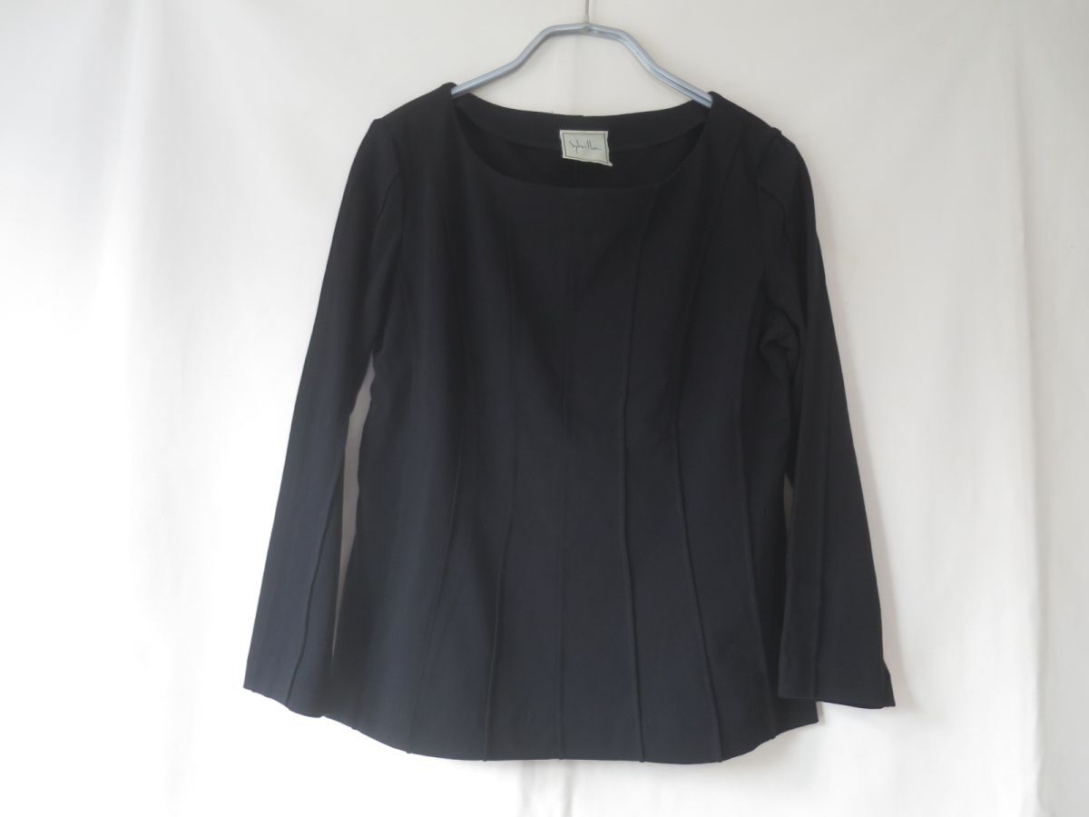 美品シビラ さらさら素材のカットソー 黒拍卖