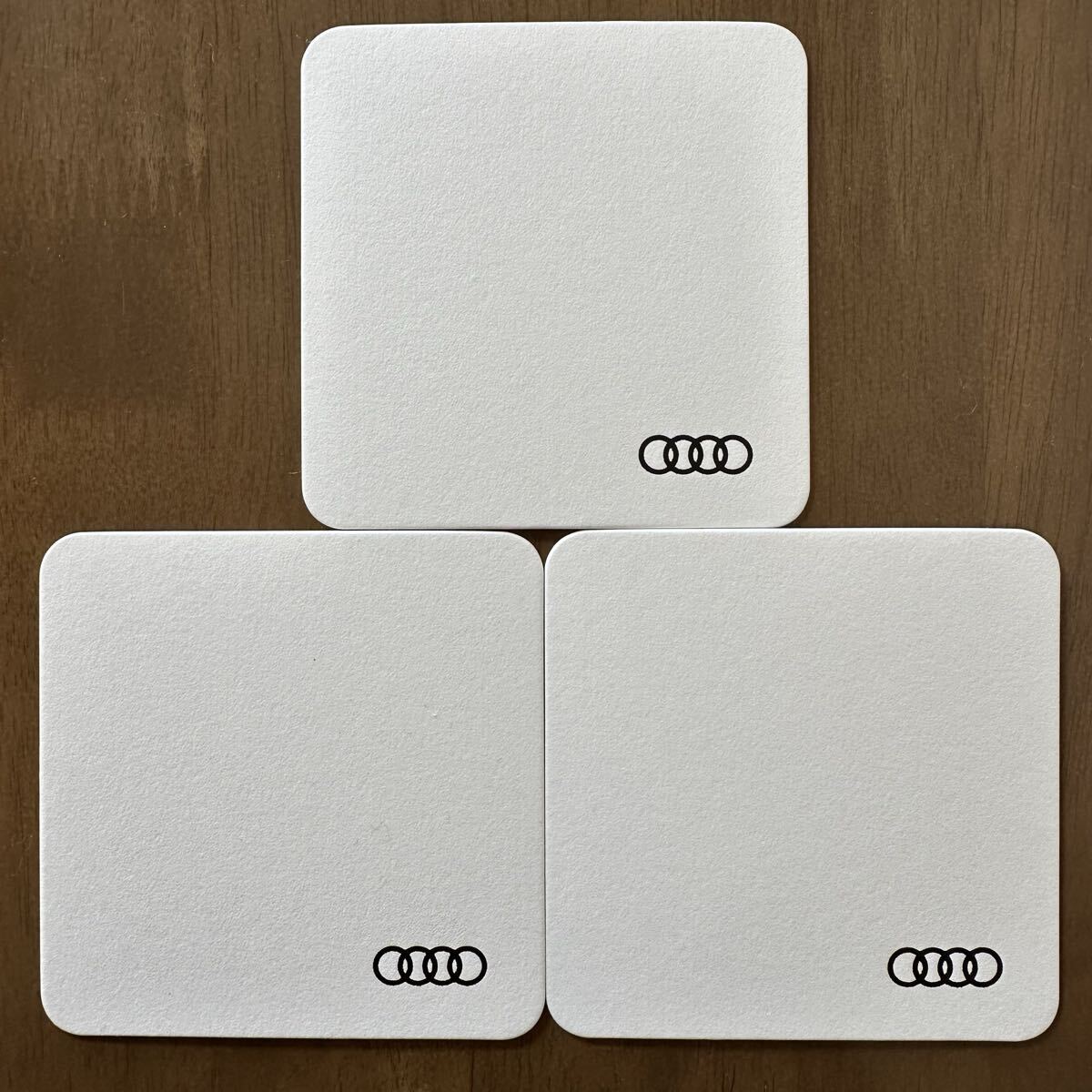Audi アウディ コースター 3枚 ロゴ入り 4リング エムブレム 紙製 コレクション グッズ リメイク メッセージカード オシャレ レア 新品拍卖
