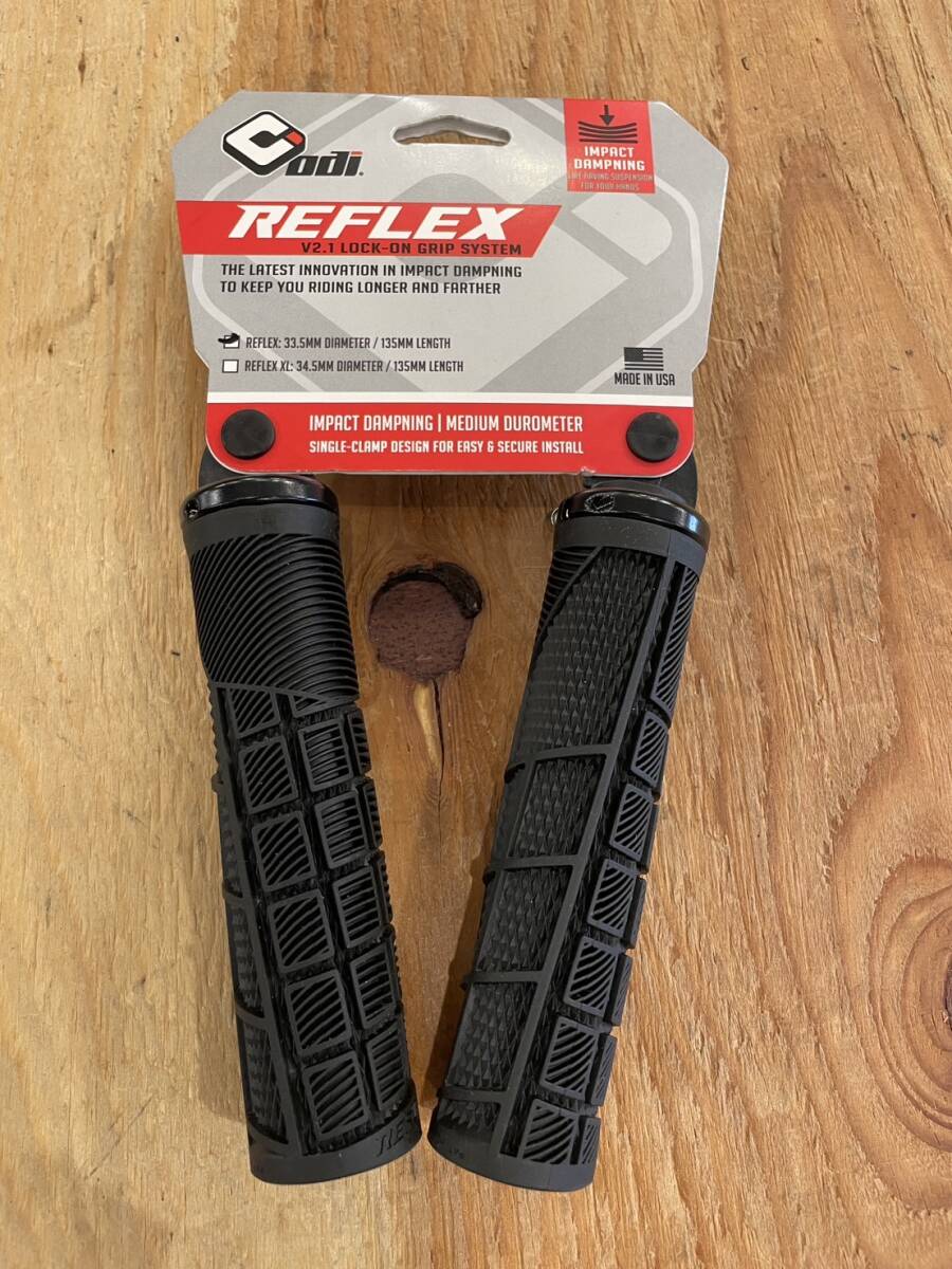 送料無料☆ ODI / グリップ / REFLEX / Lock-on / V2.1 / ブラック拍卖