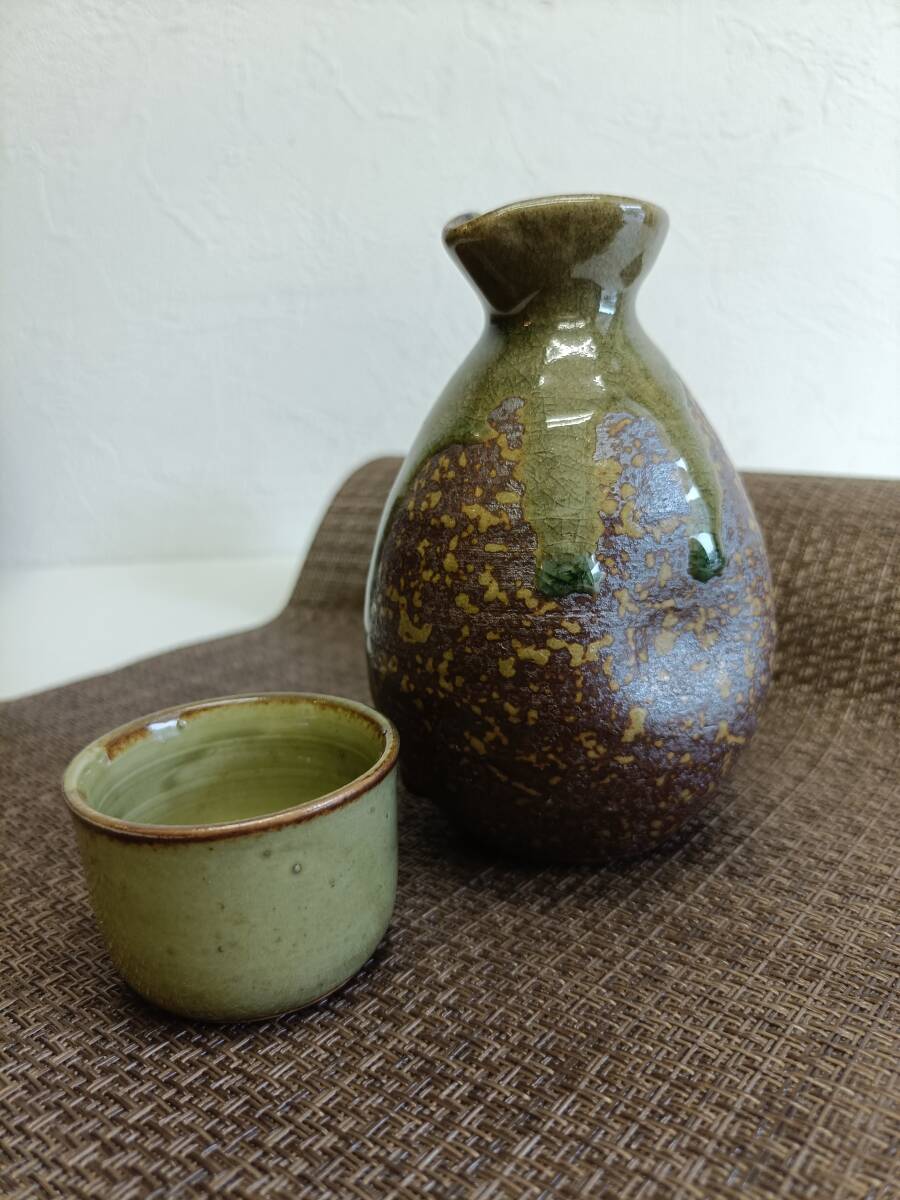 wasabi h005 深い緑色の渋みがきいた徳利とお猪口のセット 日本酒 一人酒 熱燗拍卖