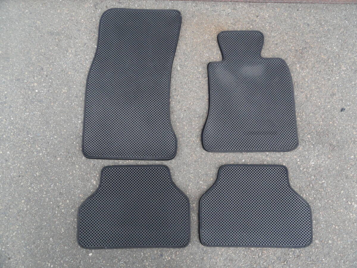E60 / 61 5シリーズ 社外 フロアマット 右ハンドル用 4点セット            #07-0904拍卖