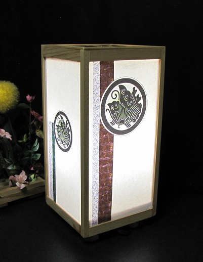 夢明り/家紋の宿り木=「丸に揚羽蝶」/心潤す至福の灯火/LED昼白色・桧枠造り・フイルム加工・軽量/拍卖