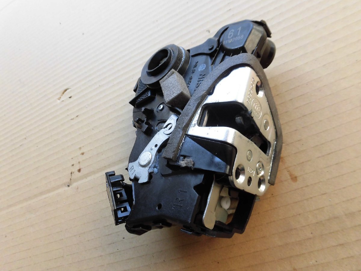 ◆平成20年式 ハイエース TRH200K 2型 右フロントドアロックアクチュエーター/運転席ドアラッチ◆拍卖