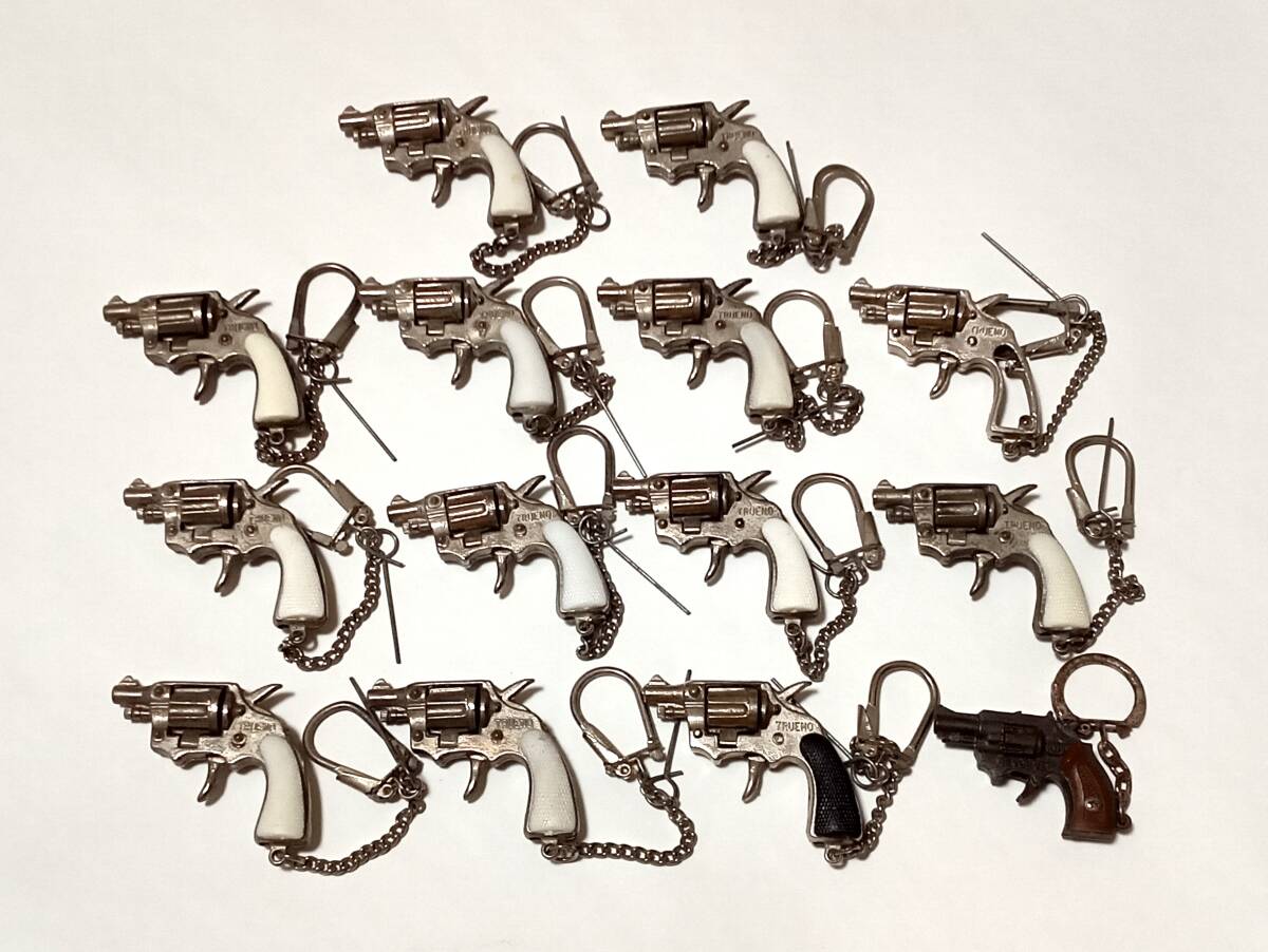 ピストル 火薬玉鉄砲 ミニチュア キーホルダー 14個セット まとめて 当時物 昭和レトロ TRUENO Redondo スペイン製 リボルバー 日本製 拍卖