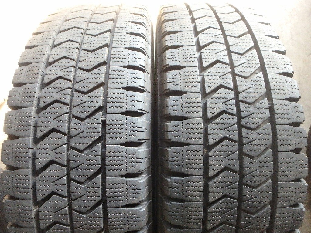 Y343 送料無料【225/70R16 117/115】ブリヂストン W989 スタッドレス 2本 2023年製 約6.5-7分山拍卖