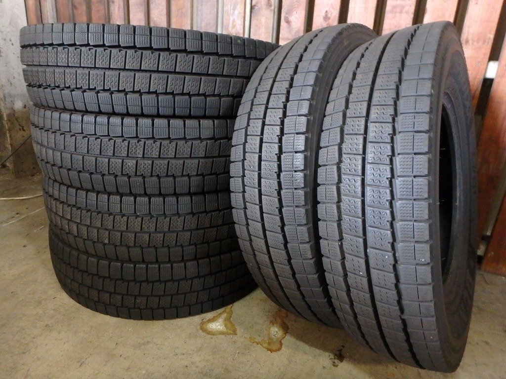 N395 2024年製 バリ溝 送料無料【195/85R16 114/112】ダンロップ LV01 スタッドレス 6本 約8-8.5分山拍卖