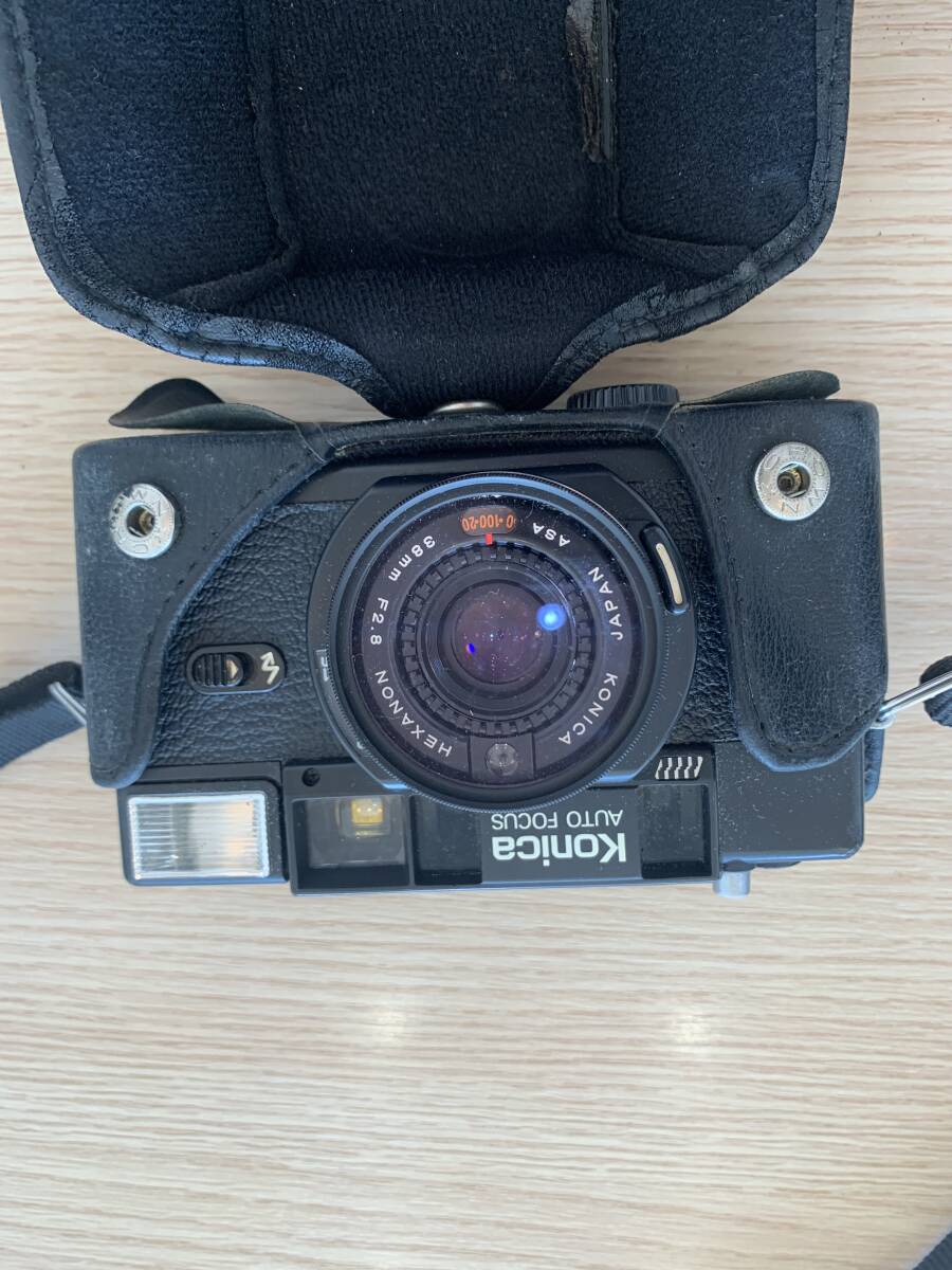 *8983 コニカ Konica C35 AF2 38mm F2.8 コンパクト フィルムカメラ 動作未確認 ケース+本体固着あり拍卖