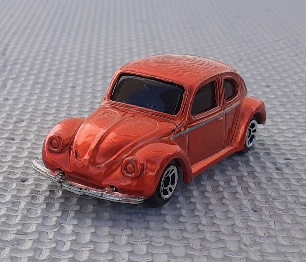 マイスト ビートル Volkswagen ミニカー Maisto VW 1300 レトロ おもちゃ 雑貨 コレクション 飾り レア オレンジ メタリック拍卖