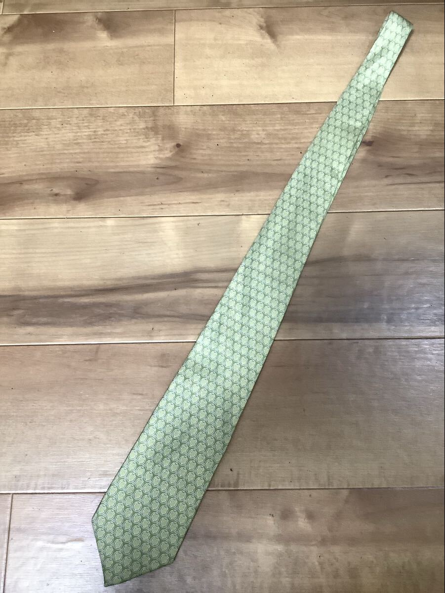 salvatore ferragamo サルバトーレフェラガモ 総柄 シルクネクタイ ライトグリーン ハイブランド ビンテージ メンズ 中古拍卖