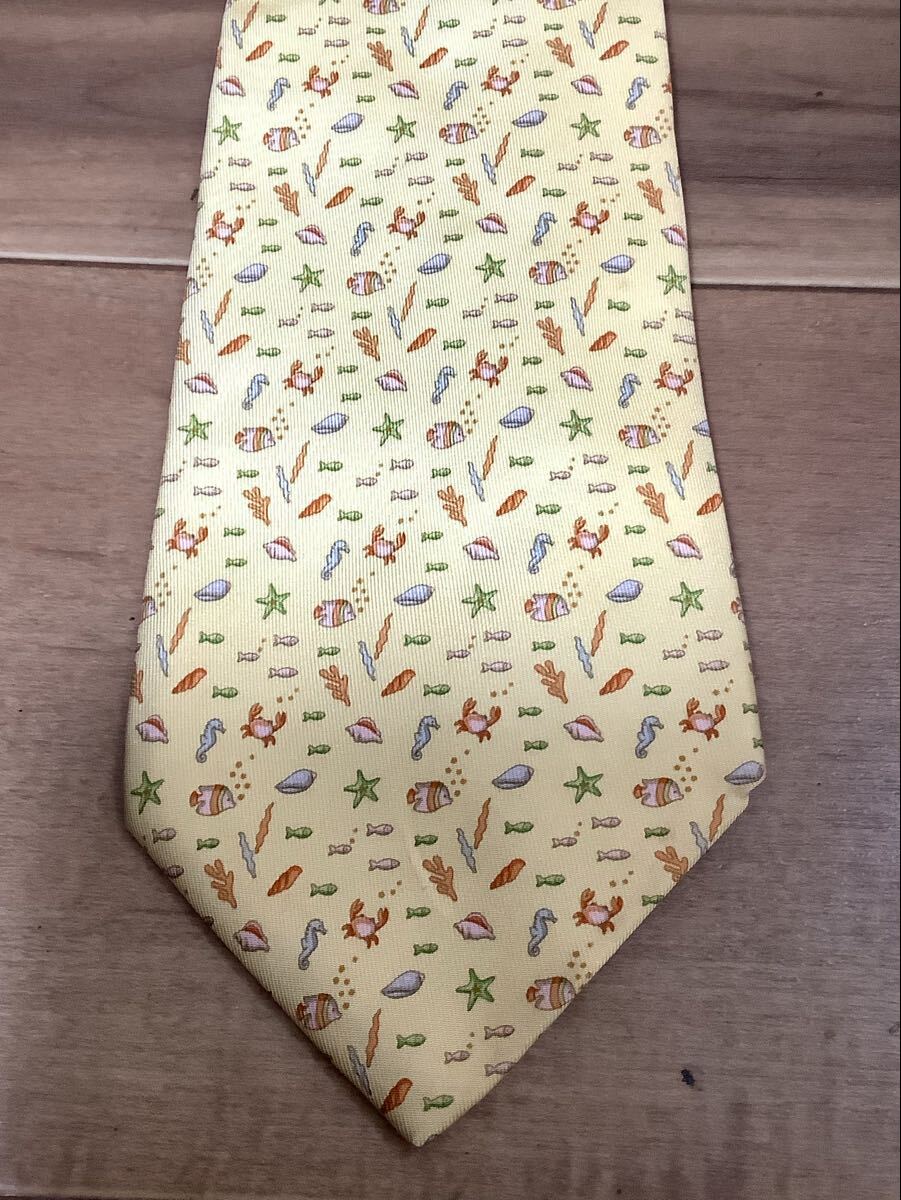 salvatore ferragamo サルヴァトーレフェラガモ 海柄 シルクネクタイ カニ 魚 ライトイエロー ハイブランド メンズ 中古拍卖