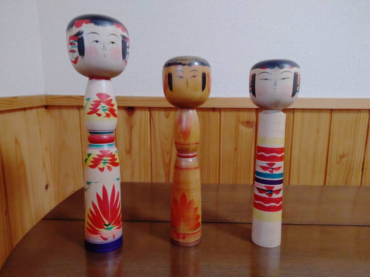 伝統こけし 夫婦 娘 二代にわたリ 素晴らしい3本の出品です。拍卖