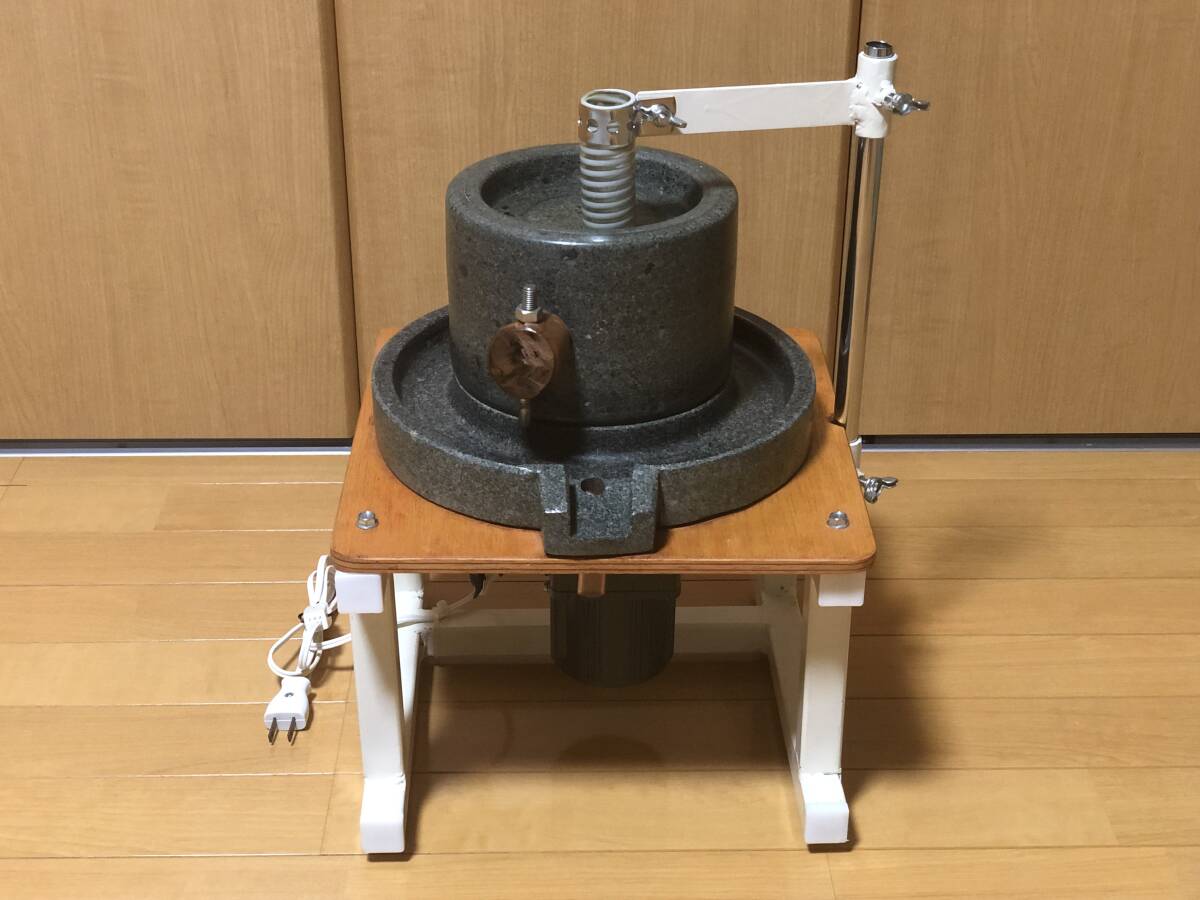使用少ない 電動石臼 自動石臼 製粉機 製粉器 茶臼 粉挽 電動ミル 抹茶 紅茶 米粉 蕎麦粉 小麦粉 スパイス 香辛料 動作確認済み 現品限り拍卖