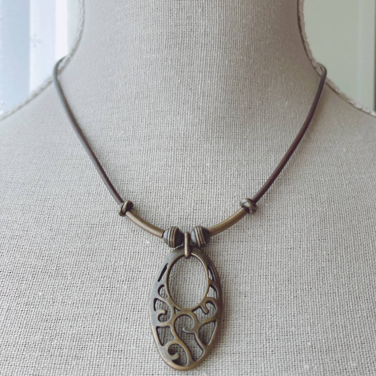 LUPUY リュピュイ レザーネックレス こげ茶 ブラウン系 アンティークゴールド 美品☆vintage jewelry accessories F0032 拍卖