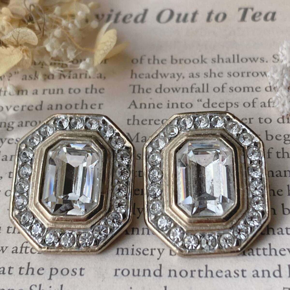 ヴィンテージイヤリング ラインストーン ゴールドトーン クリスタル ゴージャス 大ぶり☆vintage jewelry accessories F0078拍卖