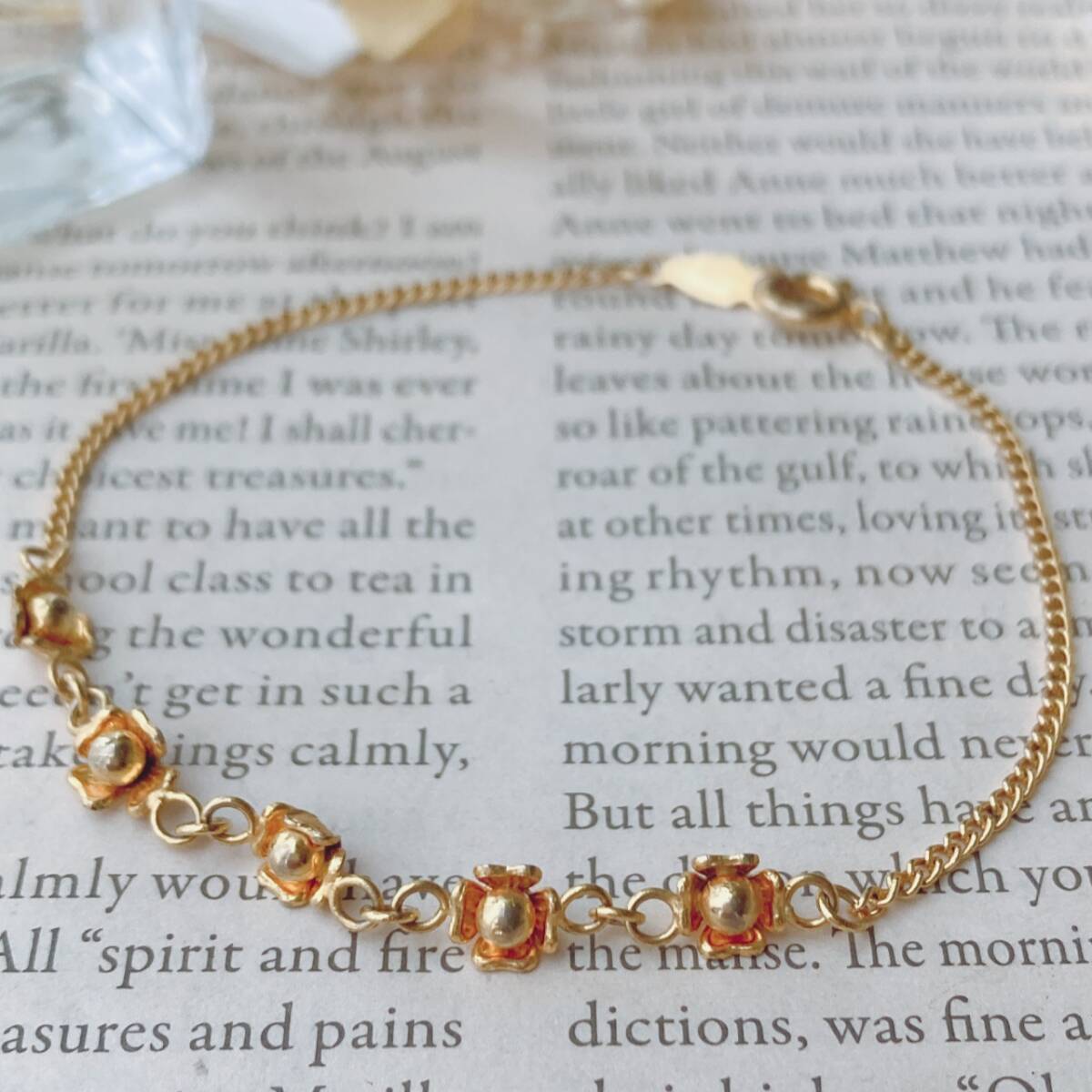 ブレスレット ゴールドトーン 細目チェーン 小花 フラワー シンプル かわいい☆vintage jewelry accessories F0161拍卖