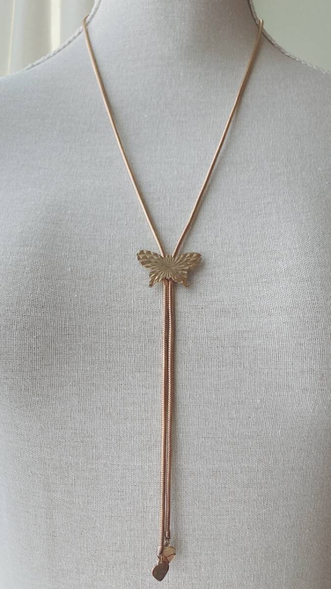 ヴィンテージループタイネックレス ゴールドトーン バタフライ 蝶☆vintage jewelry accessories F0020拍卖