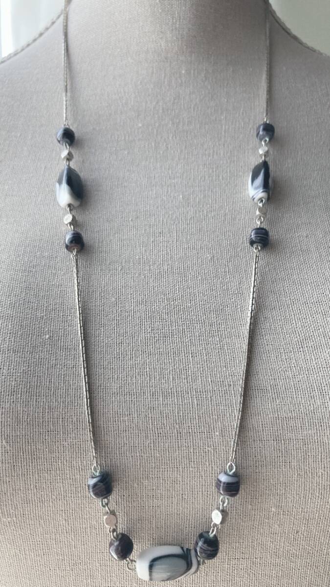ロングネックレス モノトーン シルバートーン ストーン ブラック 美品☆vintage jewelry accessories F0053拍卖