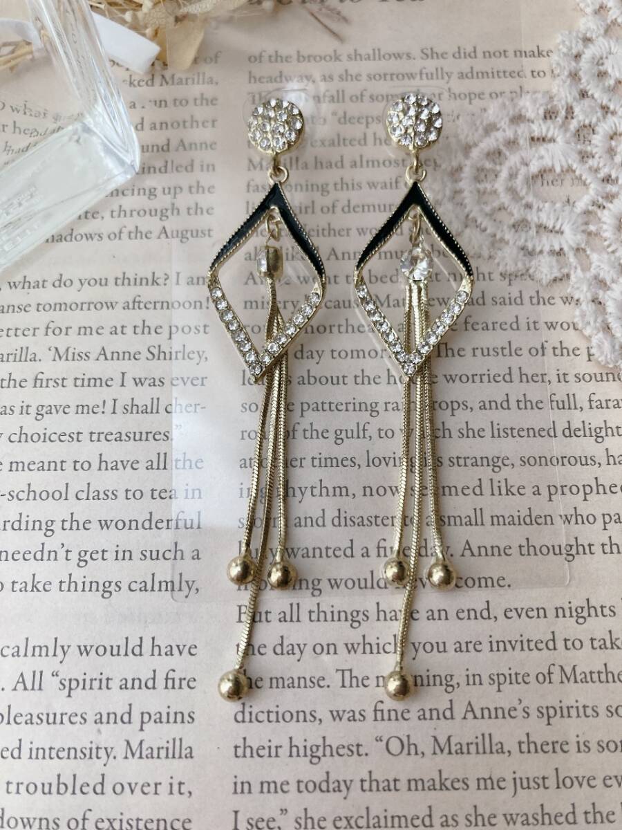 ピアス ロング ゴールドトーン ラインストーン 幾何学的 タッセル ゆらゆら 高見え 未使用☆vintage jewelry accessories F0223拍卖