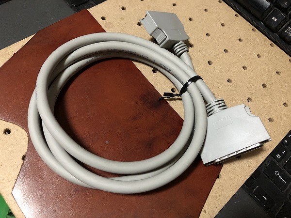 動作確認済 アンフェノール ハーフピッチ50ピン SCSIケーブル 約113cm PC98やX68000などのレトロPCに(CA250904)拍卖