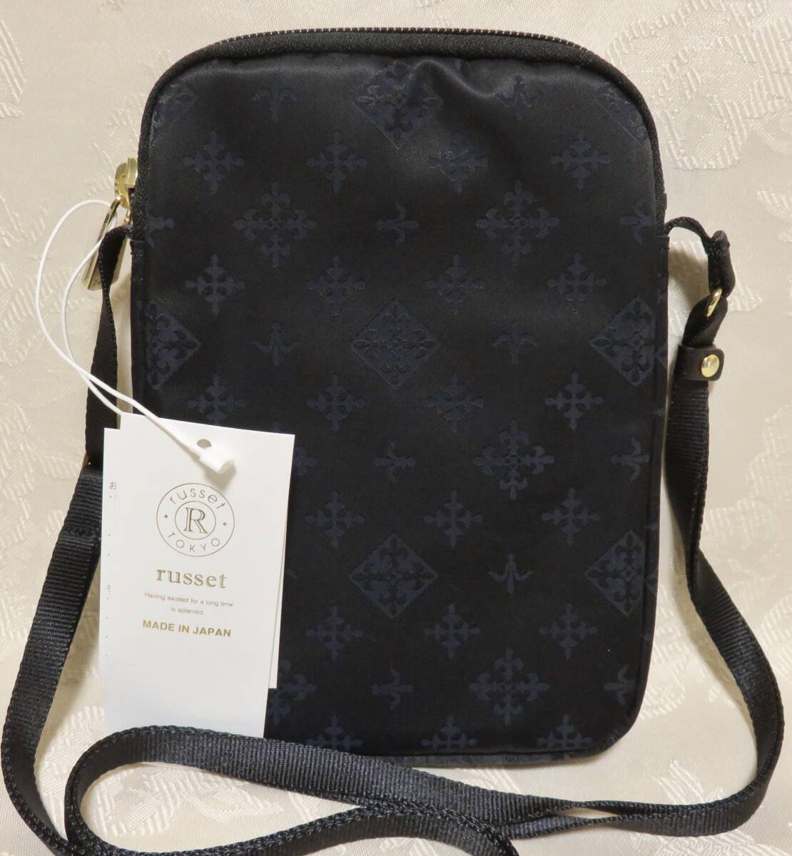 未使用 russet ラシット ファスナー スマホ ショルダー ブラックネイビー フォンバッグ スマホケース ミニ ショルダー ポシェット 貴重品拍卖
