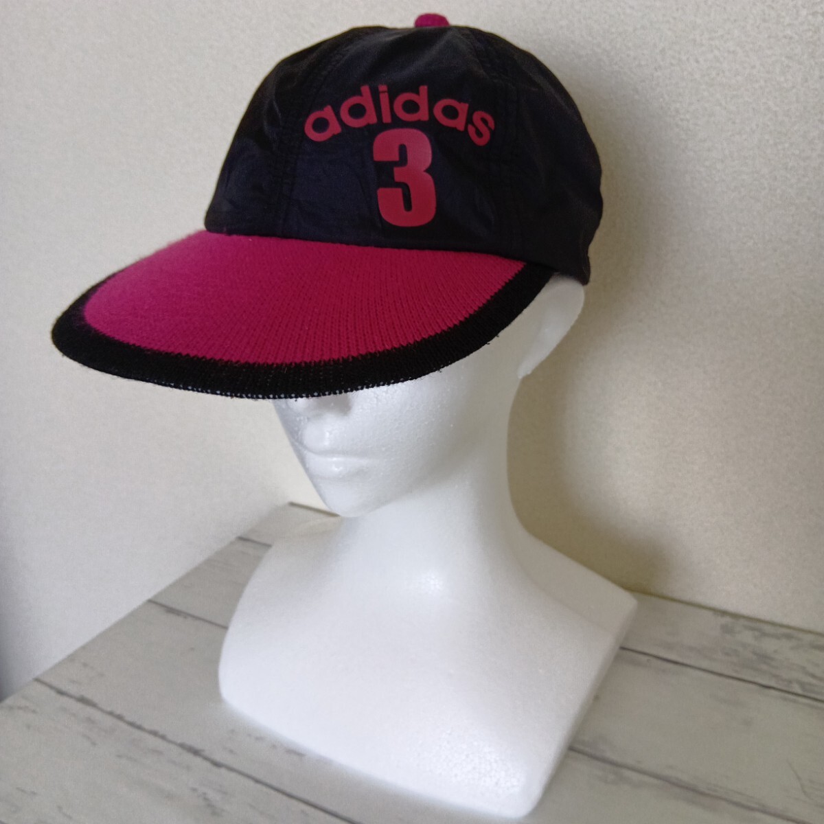 形がとても良い!adidas ナンバー3 キャップ 黒/ピンク★人気の配色カラー キャップ 帽子拍卖