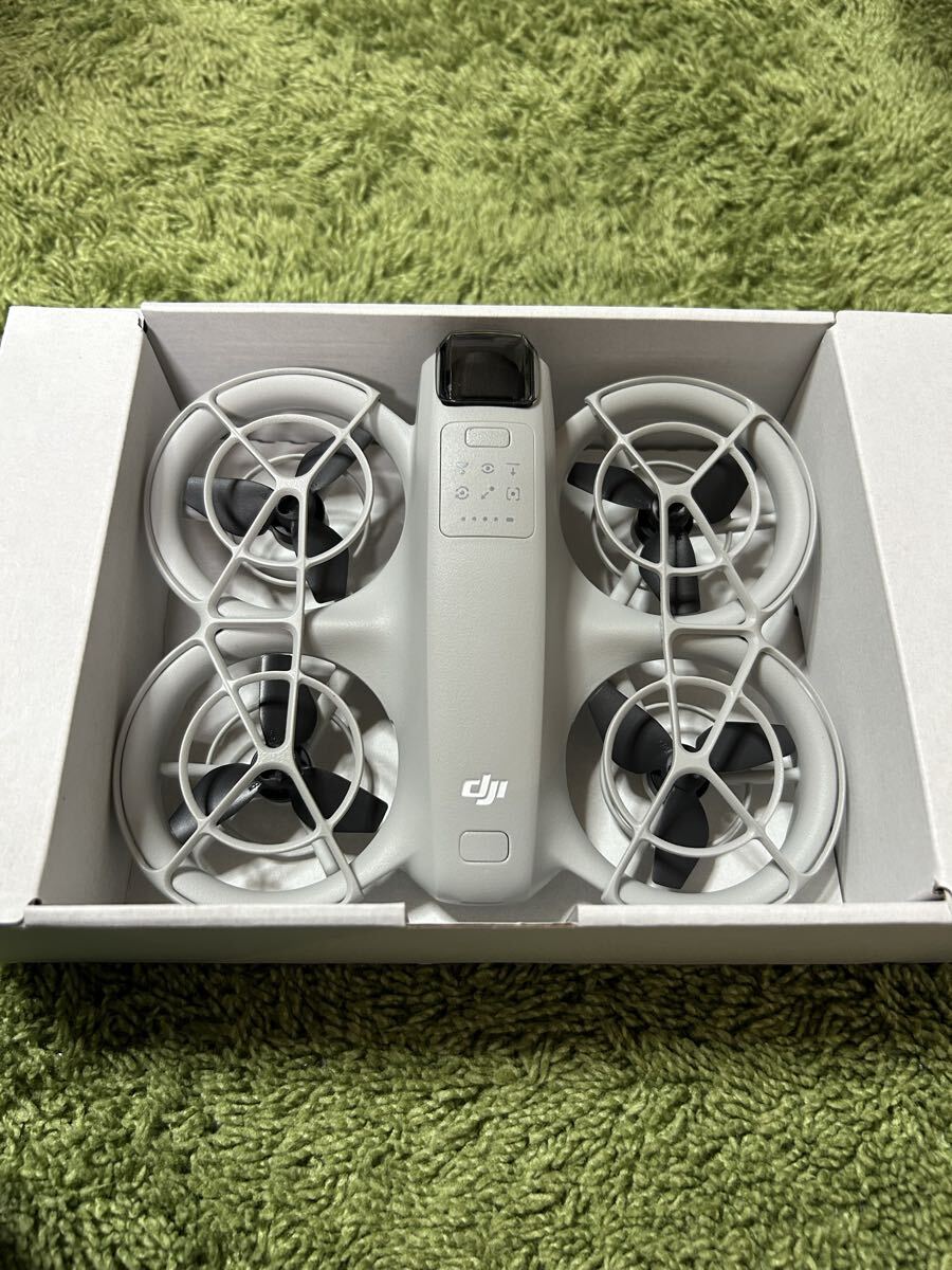 ほぼ新品 DJI NEO ネオ 4K UHDカメラ自動追跡ドローン FPV拍卖